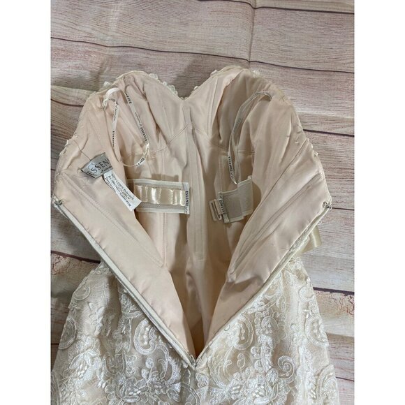 Essence Of Australia Women's Strapless Fit And Flare Wedding Gown - Small - Picture 14 of 15